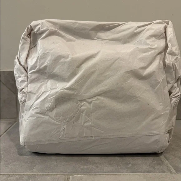 New! Dooney & Bourke Florentine Leather Tassel Shoulder Bag - Picture 9 of 11